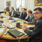 Enric Morera, presidiendo la comisión de Gobierno Interior.-Foto: MIGUEL LORENZO