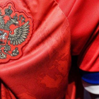 La camiseta rechazada por Rusia, con las polémicas mangas.-KIRILL KUDRYAVTSEV (AFP)