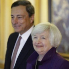 Mario Draghi y Janet Yellen en Jackson Hole en agosto del 2014.-AP PHOTO / JOHN LOCHER
