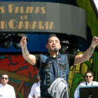 Manny Manuel, en el escenario en el Carnaval de Las Palmas de Gran Canaria, justo antes de ser expulsado.-EFE / QUIQUE CURBELO