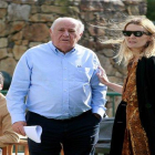 Amacio Ortega continua siendo la persona más rica de España. A su lado su hija Marta.-EFE / CABALAR