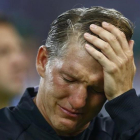 Bastian Schweinsteiger no pudo contener las lágrimas durante su despedida de la selección alemana.-THILO SCHMUELGEN / REUTERS