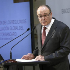 El gobernador del Banco de España, Luis María Linde, este domingo en Madrid.-Foto: EFE / CHEMA MOYA