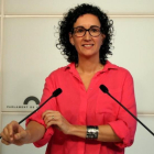 Marta Rovira, durante la rueda de prensa que ha ofrecido este martes en el Parlament.-MARIA BÉLMEZ (ACN)