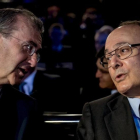 El gobernador del Banco de Francia, François Villeroy, junto al del Banco de España, Luis María Linde.-Emilio Naranjo