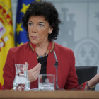 La portavoz del Gobierno, Isabel Celaá, durante la rueda de prensa posterior al Consejo de Ministros.-JOSE LUIS ROCA