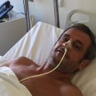 Luis Moya, tras la operación del primer aneurisma, en enero-twitter