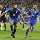 Los jugadores kosovares celebran un gol contra Malta en la Liga de las Naciones.-AP