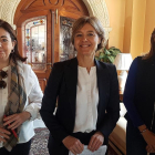 La cabeza de lista al Congreso por Burgos, Sandra Moneo, García Tejerina y la alcaldesa de Aranda, Raquel González.-- L. V.