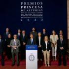 Abel Antón en el momento de anunciar el fallo del jurado de los Premios Princesa de Asturias. HDS