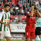 Íñigo Pérez se lamenta de una ocasión fallada ante la portería del Córdoba.-Diego Mayor