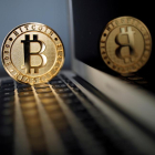 Una ilustración de la moneda virtual bitcoin-BENOIT TESSIER (REUTERS)