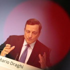 Mario Draghi, en la rueda de prensa celebrada este jueves tras la reunión del consejo de gobierno del BCE.-DANIEL ROLAND