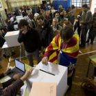Votaciones en las urnas de la consulta del 9 de noviembre del 2014.-FERRAN NADEU