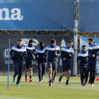 Los jugadores del Espanyol, en un entrenamiento en Sant Adrià.-RCDE