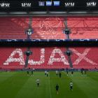 Los jugadores del Tottenham se entrenan en Ámsterdam.-AFP