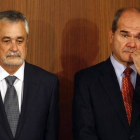 José Antonio Griñán y Manuel Chaves, en septiembre del 2013.-REUTERS