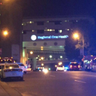 Gran dispositivo policial en la ciudad de Memphis después de que un agente haya sido abatido a tiros este sábado por la noche.-Foto: ASSOCIATED PRESS