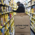 Preparación de un pedido de Amazon Prime Now.-AP / MARK LENNIHAN