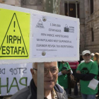 Protesta contra la aplicación del tipo de interés IRPH, en mayo del 2016.-JOSEP GARCIA