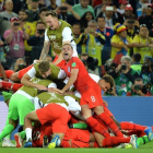 Jugadores de Inglaterra celebran la clasificación-PETER POWELL
