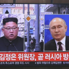 Medios de Corea del Norte informan sobre la reunión de Kim Jong-un y Vladimir Putin.-AP