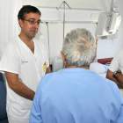 Médicos en el complejo hospitalario de Soria. / VALENTÍN GUISANDE-