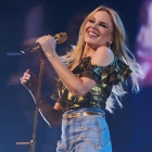 Kylie Minogue en plena actuación.-EL PERIÓDICO