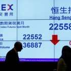 Un panel sobre la marcha del índice Hang Seng, en la Bolsa de Hong Kong.-BOBBY YIP