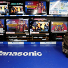 Televisores de Panasonic en una tienda de Tokio, Japón.-REUTERS