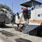 Fresado de calles ayer en el cerro Castejón.-Valentín Guisande