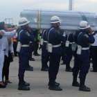 Entierro de la tripulación del avión siniestrado.-EFE / STR