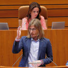 El portavoz de Podemos, Pablo Fernández, ayer durante el Debate sobre el estado de la Comunidad.-J. M. LOSTAU