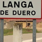 Acceso a la localidad de Langa de Duero. HDS