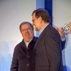 Juan Vicente Herrera y Mariano Rajoy, en un acto político en Salamanca.-ICAL