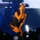 La cantante estadounidense Ariana Grande durante un concierto de su gira Honeymoon, en Jakarta (Indonesia), en agosto del 2015.-EFE / MAST IRHAM