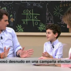 Albert Rivera, con su 'mini-doble', en el programa de Tele 5 '26J: quiero gobernar'.-