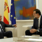 El líder de Unió, Josep Antoni Duran Lleida, durante su encuentro con el presidente del Gobierno, Mariano Rajoy, este martes en la Moncloa.-DAVID CASTRO