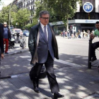 Jordi Pujol se dirige a la Audiencia, en Madrid, el pasado mes de abril.-JOSÉ LUIS ROCA