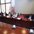 La consejera de Agricultura y Ganadería, Milagros Marcos, firma un convenio con los Grupos de Acción Local de la provincia de León.-ICAL