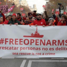 Manifestación en Barcelona para que el Open Arms vuelva a operar.-JOSEP LAGO (AFP)
