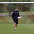 Ernesto Valverde, en un entrenamiento del Athletic de Bilbao, en las instalaciones de Lezama, en octubre pasado.-EFE / LUIS TEJIDO