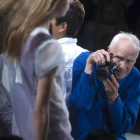 Bill Cunningham fotografía a una modelo, durante la semana de la moda de Nueva York del 2014.-REUTERS / CARLO ALLEGRI