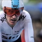 El detalle de las burbujas del buzo Body Paint 4.0 del Sky, en el cuerpo de Geraint Thomas, ganador de la crono inaugural-JEFF PACHOUD