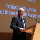 Juan Vicente Herrera, durante su intervención en la jornada del Tercer Sector, ayer en Valladolid. --J. M. LOSTAU