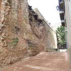 El tramo de la muralla en la plaza del Vergel. / ÁLVARO MARTÍNEZ-