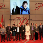 El presidente de la Junta, Juan Vicente Herrera, entrega los Premios Castilla y León 2015. En la imagen junto a los premiados y en la pantalla los premiados que no han podido asistir a recoger el premio-ICAL