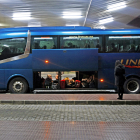 Autobús de la empresa Linecar, inicialmente adjudicataria de la línea junto con otras cuatro firmas. LUIS ÁNGEL TEJEDOR