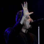 El cantante durante el último concierto que ofreció en la capital soriana.-L.A.T.