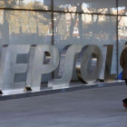 Sede central de Repsol en Madrid.-DAVID CASTRO